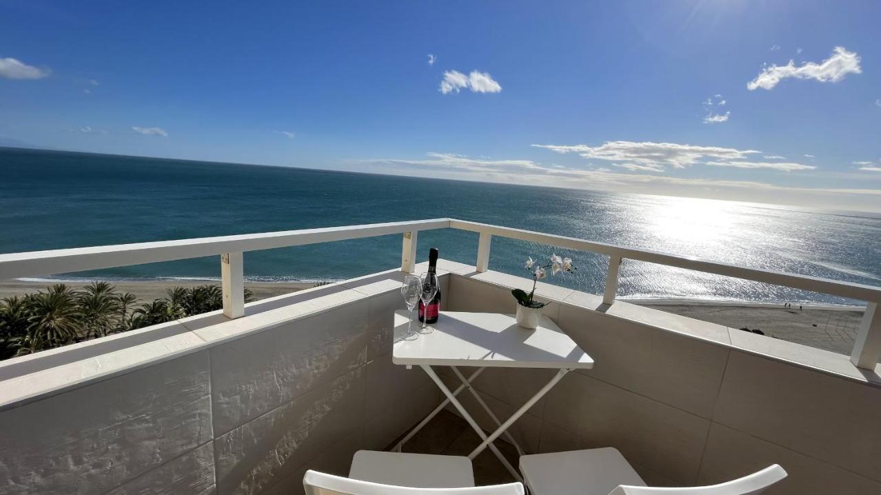 Exclusive Beachfront Apartment Torremolinos - Pool - Paddle - Tenis - Wifi - Central Aircon Dış mekan fotoğraf